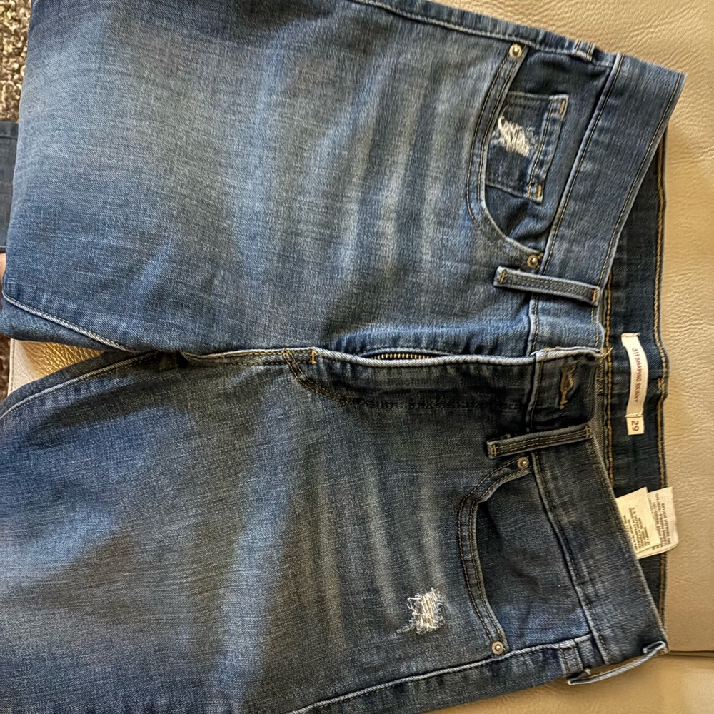 Levi's Blue Ankle Cropped Jeans with Vintage-Inspired Look